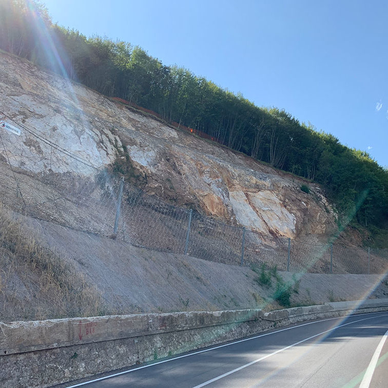 Ripristino e consolidamento della scarpata a monte della S.P. ex SS19