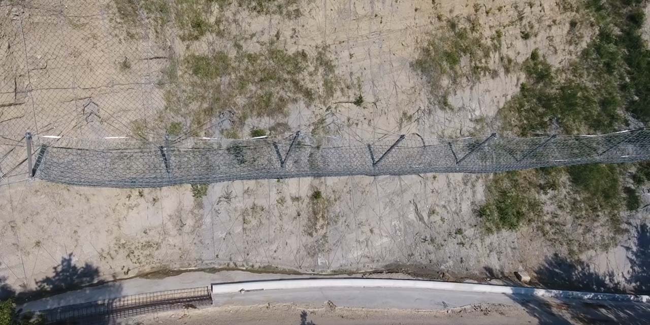 Realizzazione di opere di difesa dalla caduta massi – Folignano Realizzazione di opere di difesa dalla caduta massi - Folignano