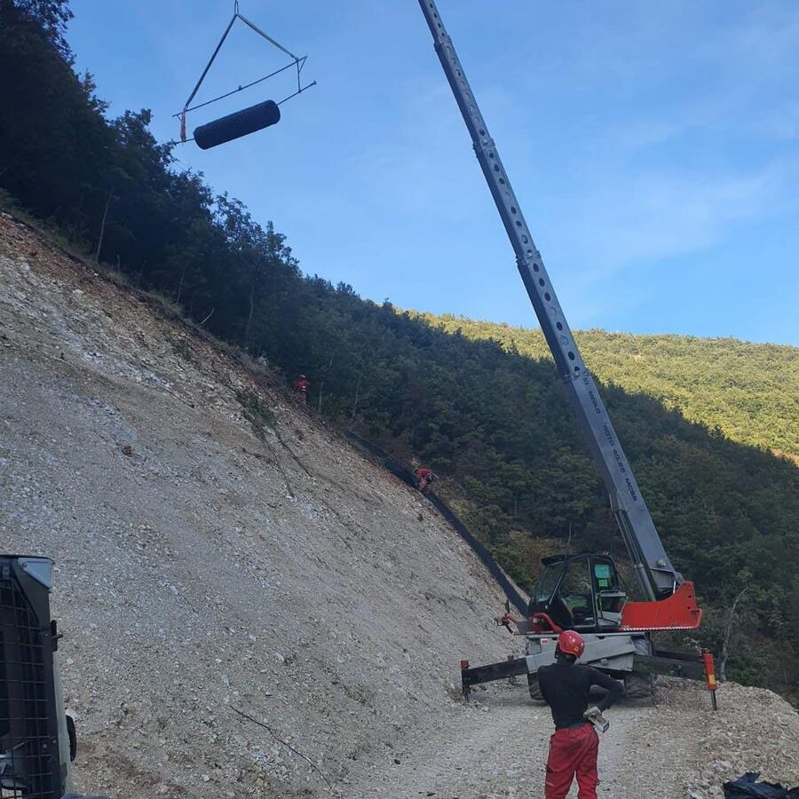 Tre Valli Umbre. Rafforzamento pendice