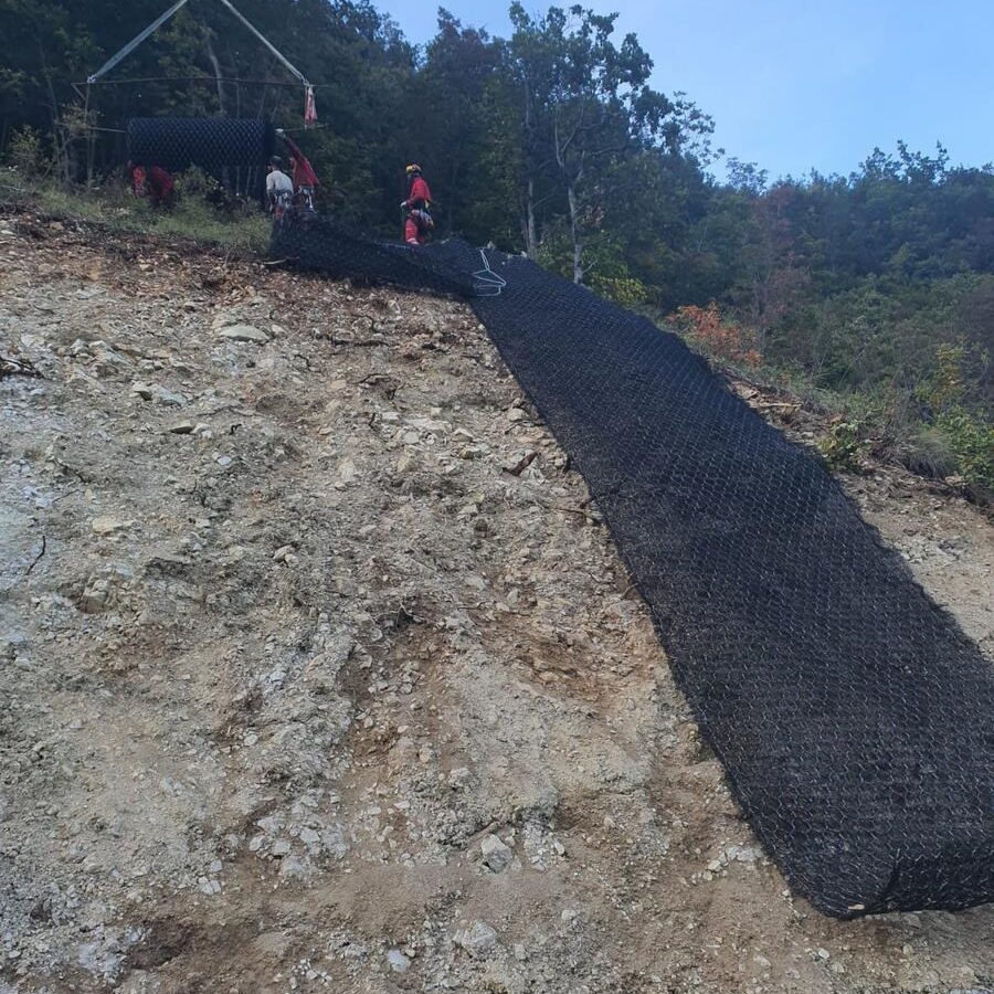 Tre Valli Umbre. Rafforzamento pendice