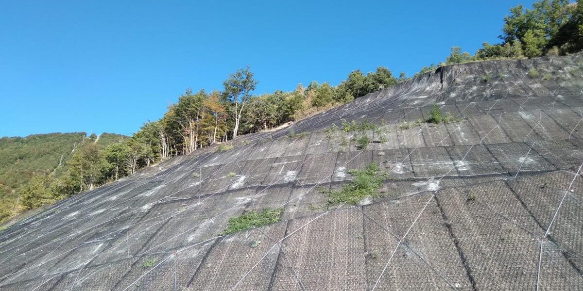 Tre Valli Umbre. Rafforzamento pendice 7