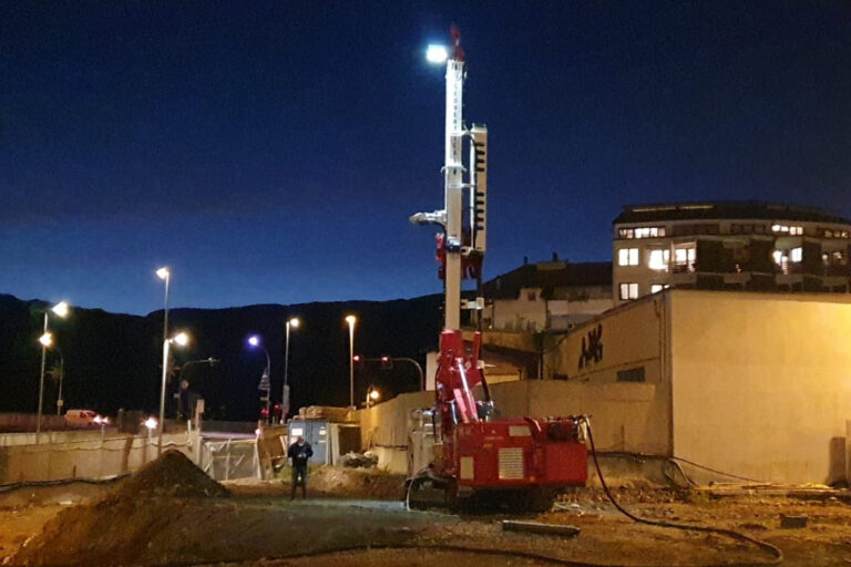 Bolzano. Walther Park, tunnel Alto Adige